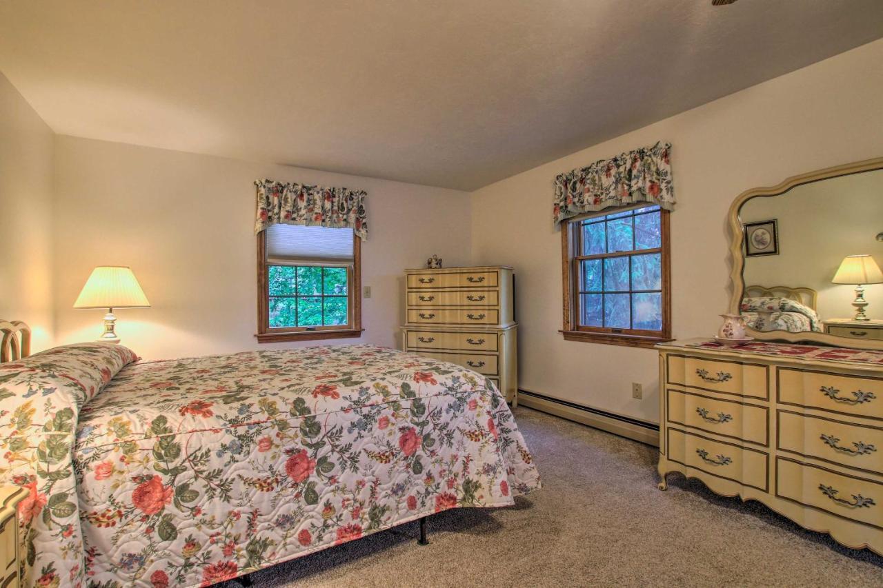 Waterfront New England House On Wickaboag Lake! West Brookfield Εξωτερικό φωτογραφία