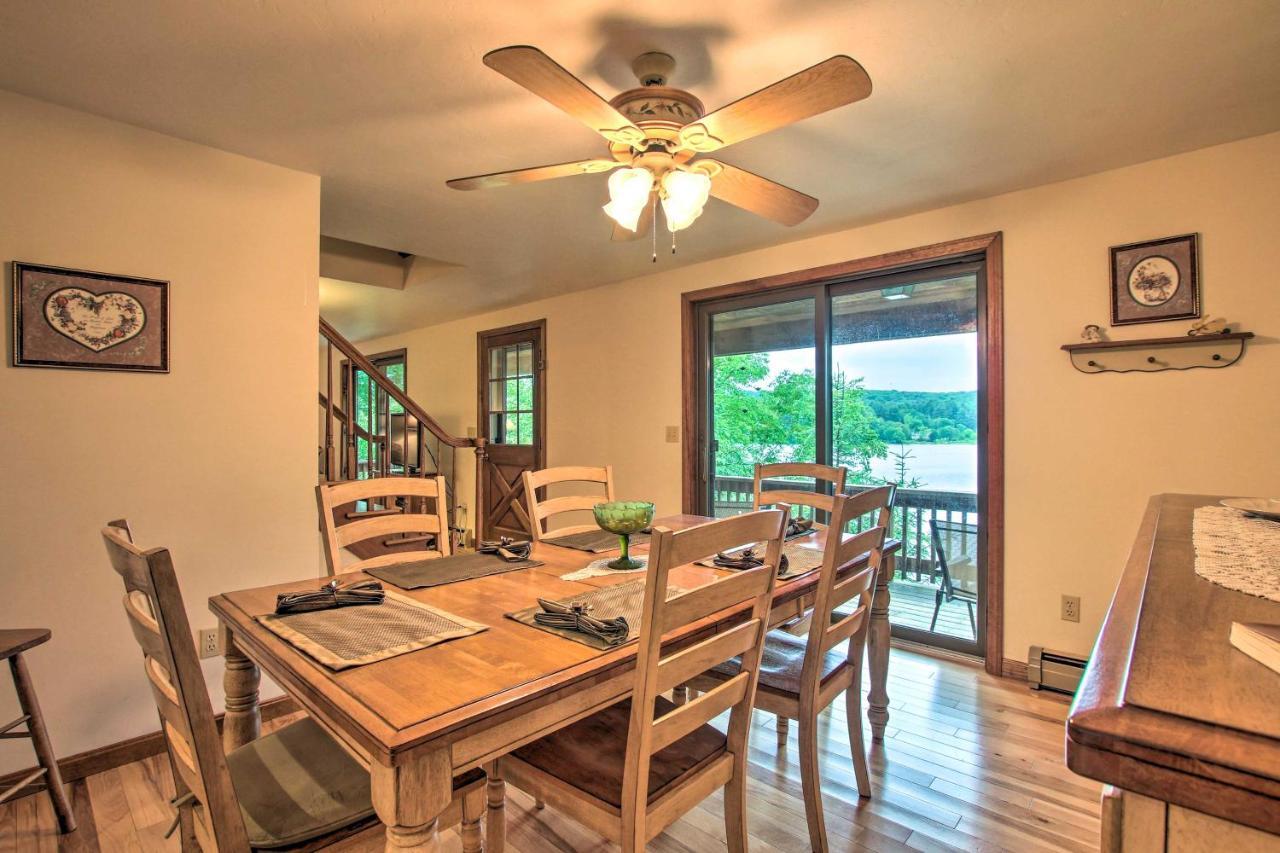 Waterfront New England House On Wickaboag Lake! West Brookfield Εξωτερικό φωτογραφία