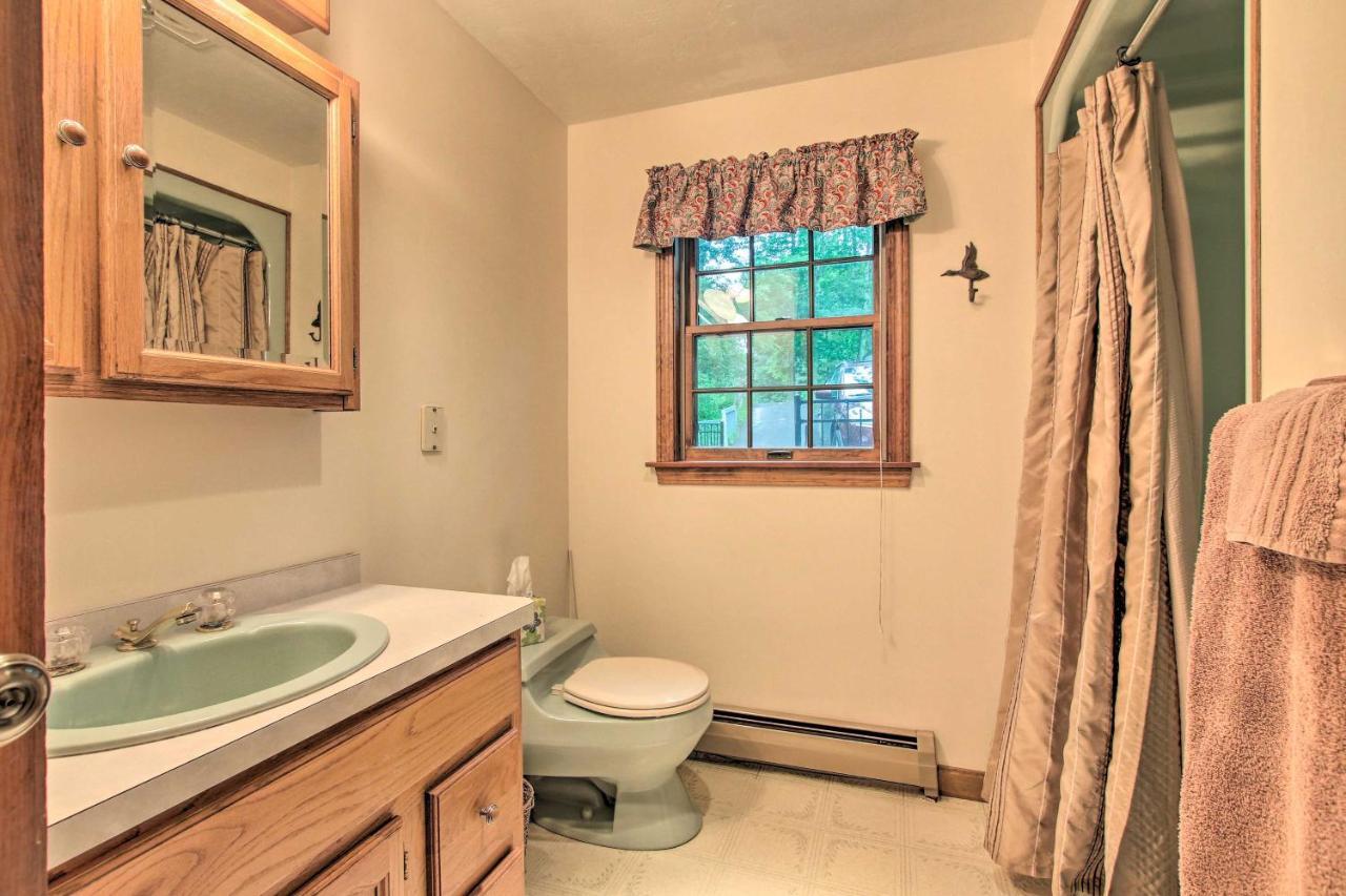 Waterfront New England House On Wickaboag Lake! West Brookfield Εξωτερικό φωτογραφία