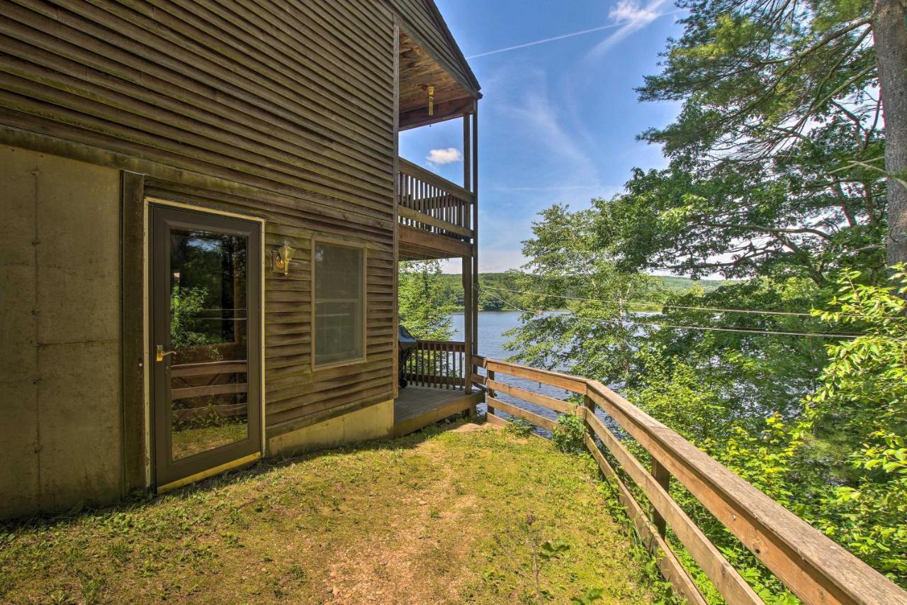 Waterfront New England House On Wickaboag Lake! West Brookfield Εξωτερικό φωτογραφία