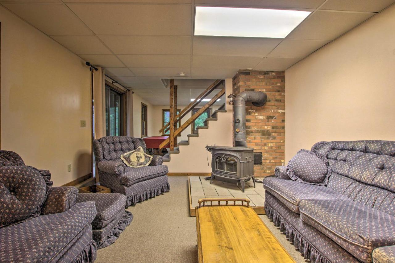 Waterfront New England House On Wickaboag Lake! West Brookfield Εξωτερικό φωτογραφία